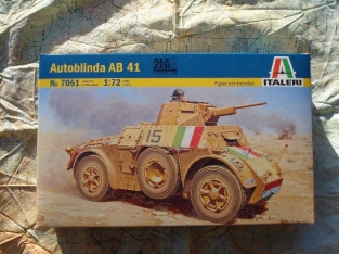 Italeri 7051 Autoblinda AB 41